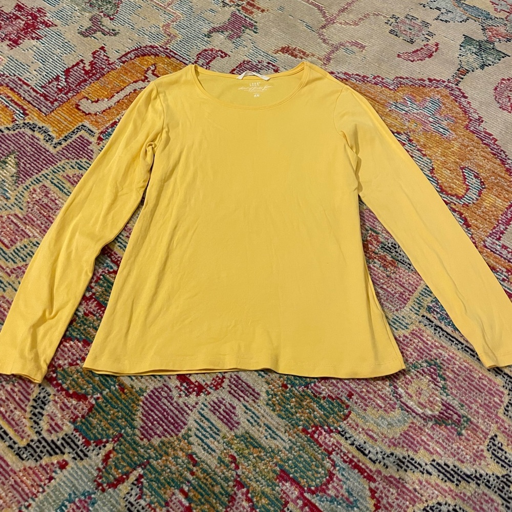 Large yellow h&n top